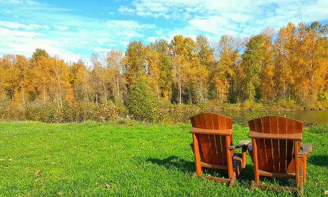 Riverside retreat relax on the willamatte Riverside retreat relax on the willamatte
